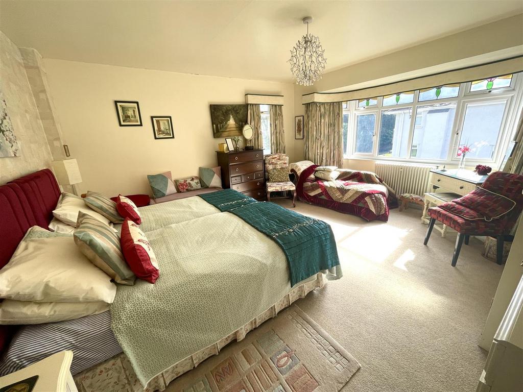Ffynone Drive, Swansea 4 bed detached house for sale £425,000