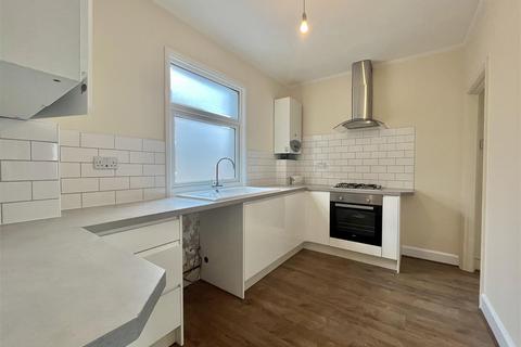 3 bedroom apartment to rent - High Street, Sutton SM1