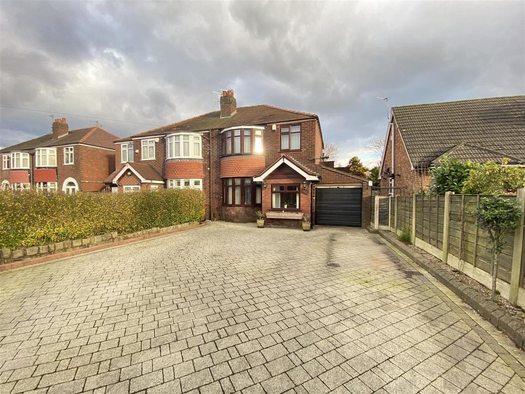 Wilmslow Road, Heald Green, Cheadle 3 bed semidetached house for sale