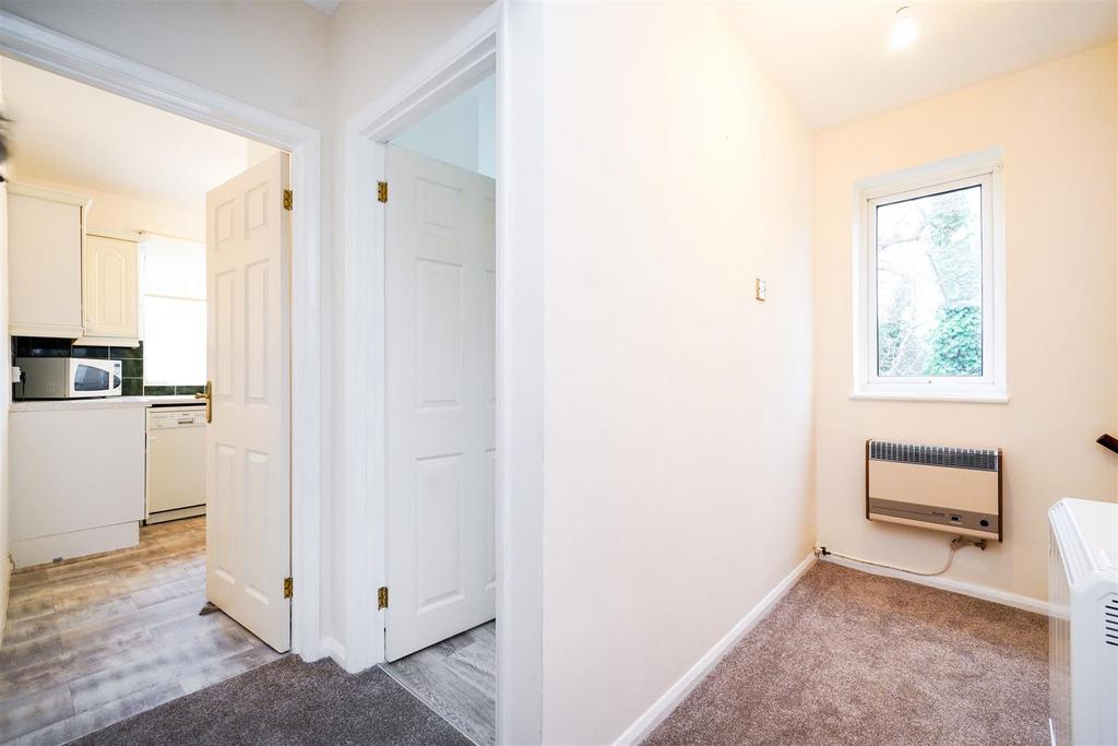 53 Roding Lane North-12.JPG