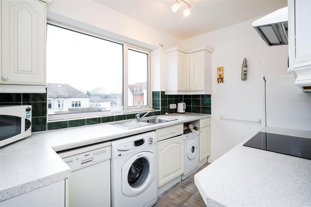 53 Roding Lane North-13.JPG