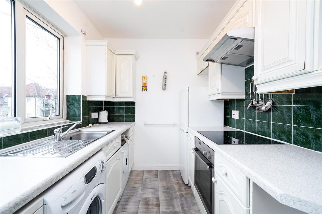 53 Roding Lane North-14.JPG