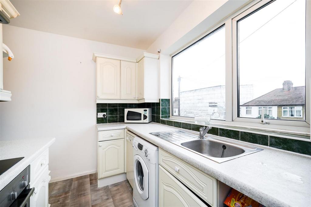 53 Roding Lane North-15.JPG