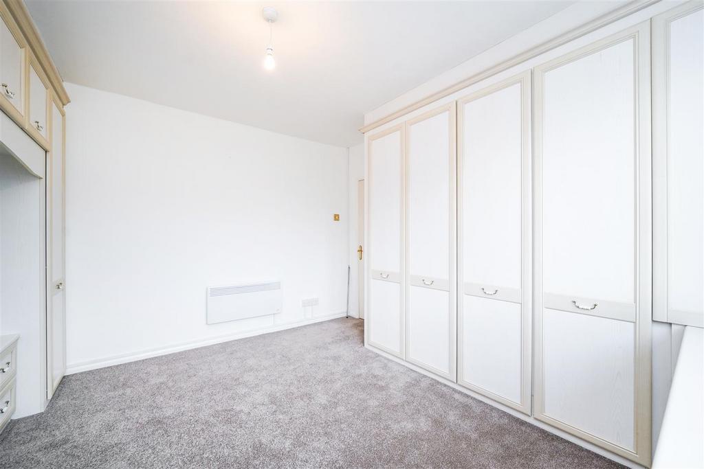 53 Roding Lane North-8.JPG