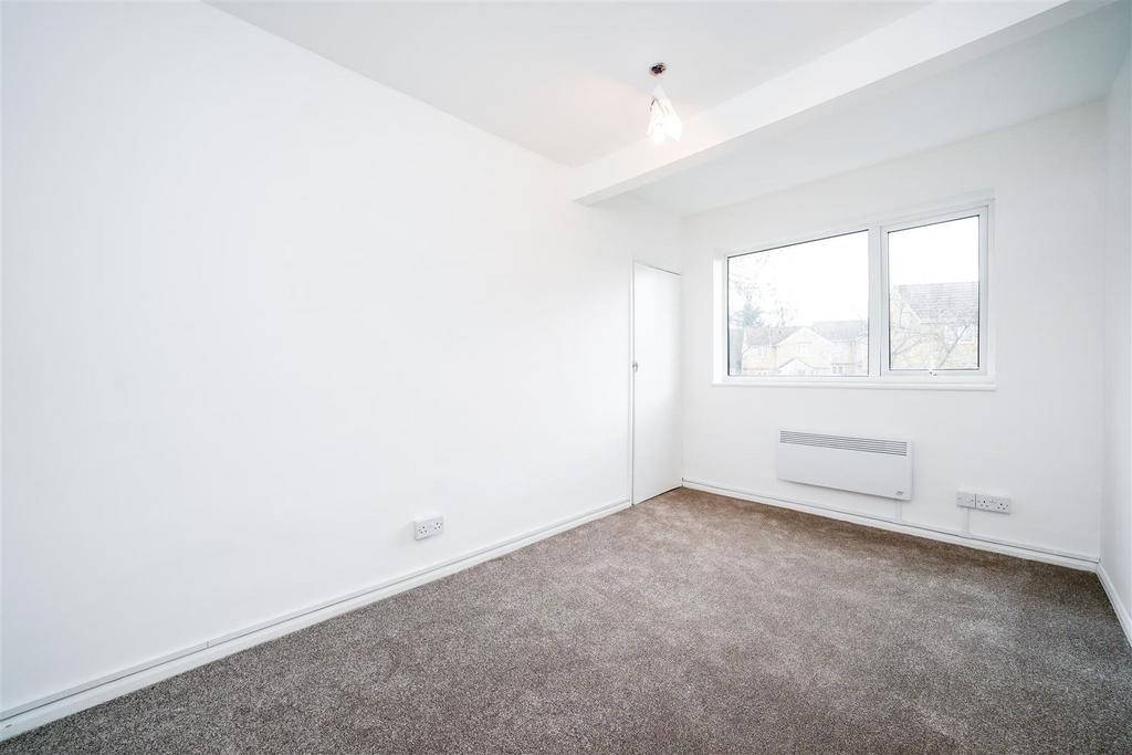 53 Roding Lane North-6.JPG
