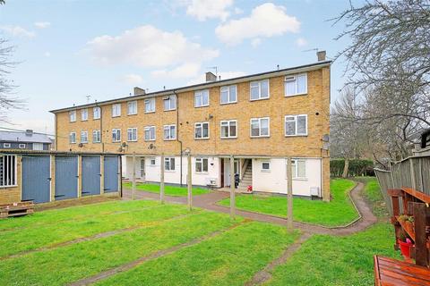 32 Norton Close, London, E4 8LS