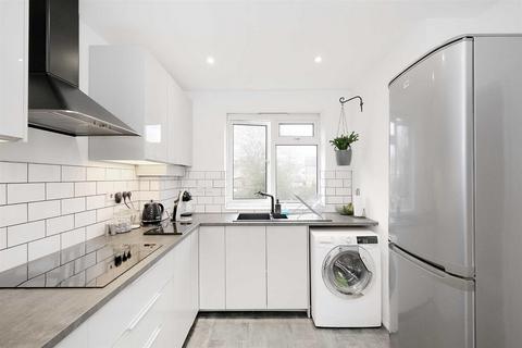 32 Norton Close, London, E4 8LS