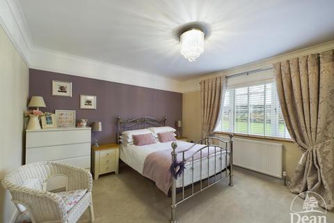 2 bedroom bungalow for sale, Victoria Street, Cinderford