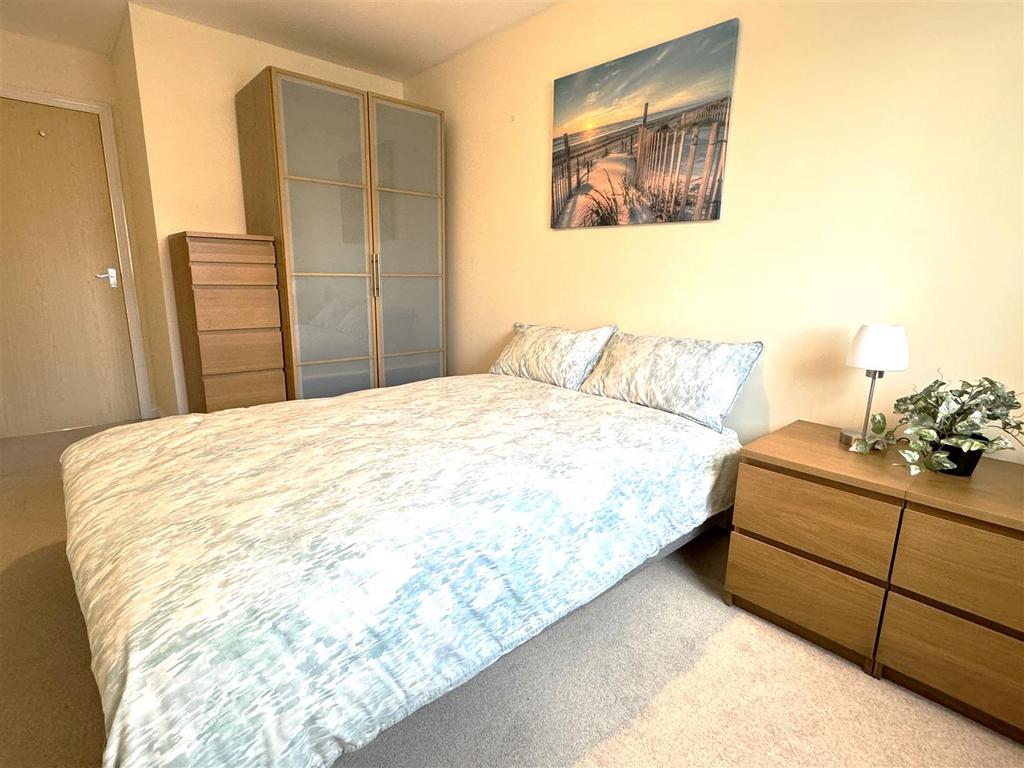 Bedroom: