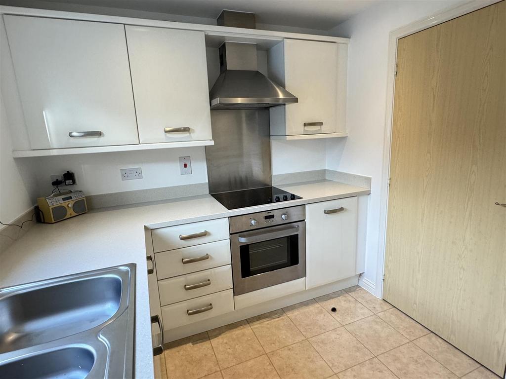 Kitchen: