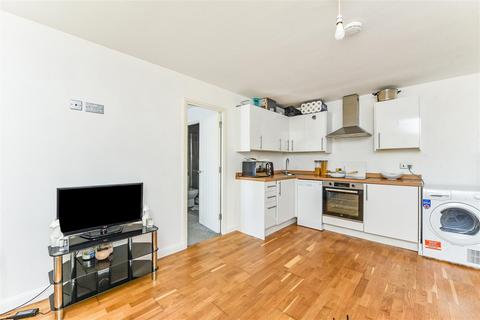 1 bedroom flat for sale, Kings Road, Petersfield, Hampshire