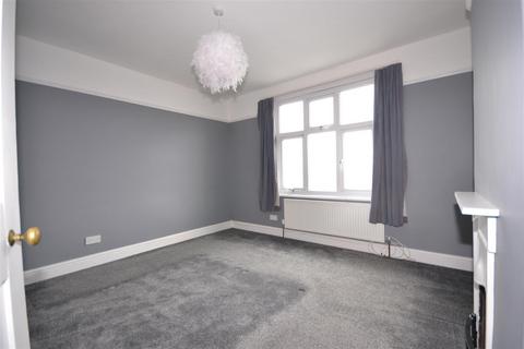 2 bedroom semi-detached house to rent, Station Road, Burnham-On-Crouch