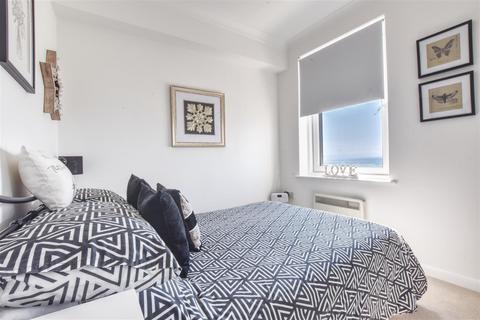 1 bedroom flat for sale, De La Warr Parade, Bexhill-On-Sea