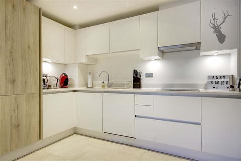 2 bedroom apartment for sale, Station Way, Buckhurst Hill IG9