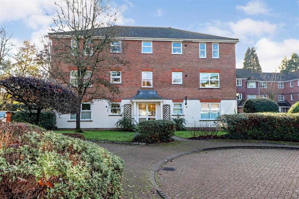 North Parade, Horsham 1 bed flat for sale £210,000
