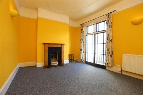 3 bedroom house to rent, Viaduct Road, Brighton