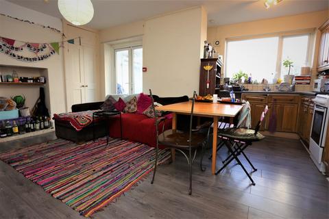 5 bedroom house to rent, Hartington Road, Brighton