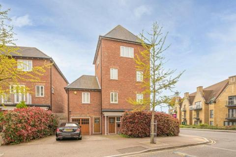 105 Morphou Road, London, NW7 1BG