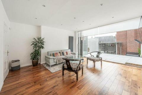 105 Morphou Road, London, NW7 1BG