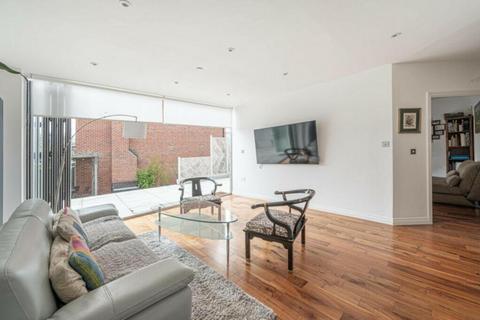 105 Morphou Road, London, NW7 1BG