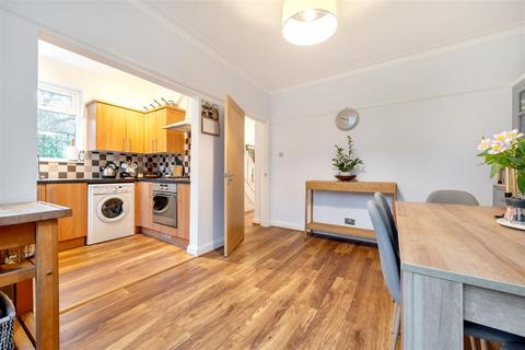 17 Devonshire Crescent, London, NW7 1DN