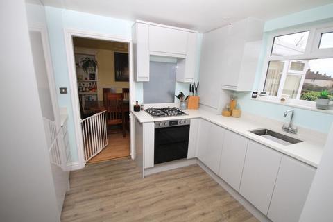 90 Stonegate Road, Bradford, BD10 8BU