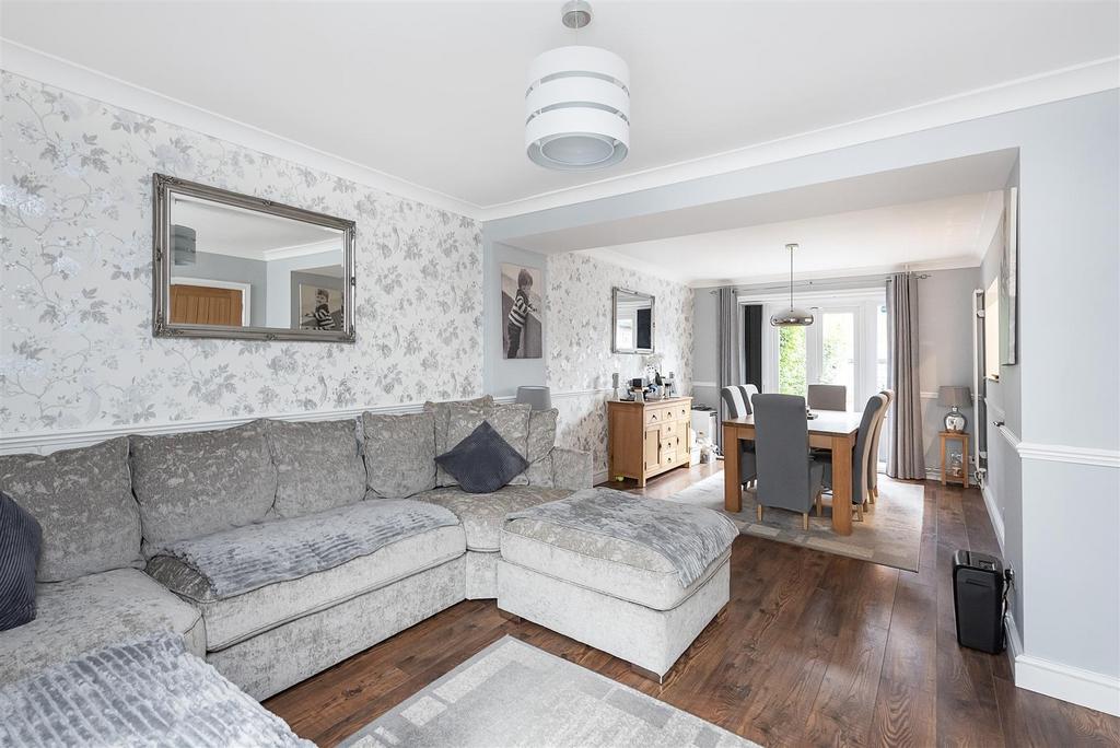 Wallingford Walk, St Albans 3 bed semidetached house for sale £650,000