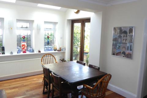 7 Beechcroft Road, Bushey, WD23 2JU