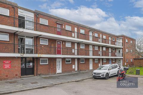 1 bedroom apartment for sale, Chaucer Court, Chaucer Way, Hoddesdon