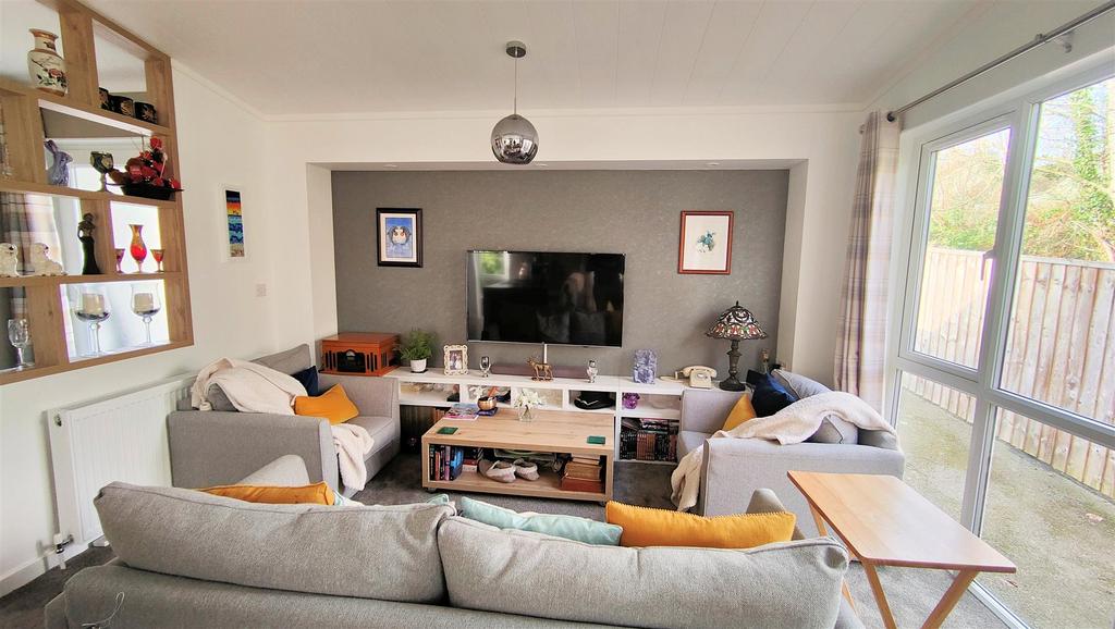 Living area (2).jpg