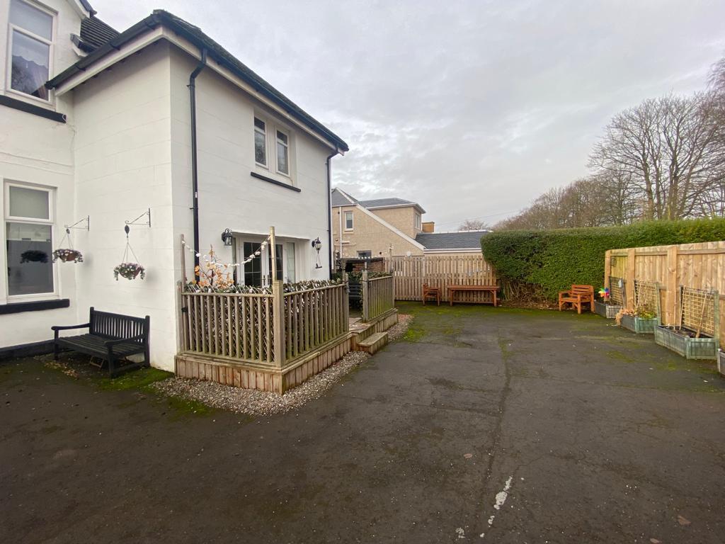 Glen Road, Wishaw 5 bed detached house £2,350 pcm (£542 pw)