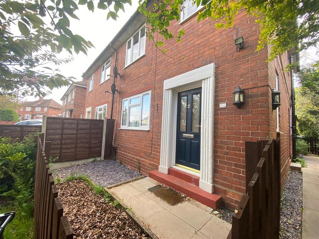 Caslon Crescent, Stourbridge 1 bed flat £675 pcm (£156 pw)