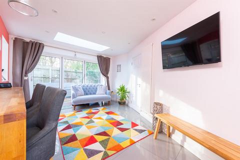 7 Exeter Close, Basingstoke, RG22 4PJ