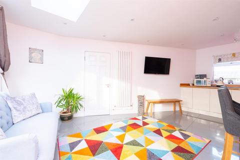7 Exeter Close, Basingstoke, RG22 4PJ