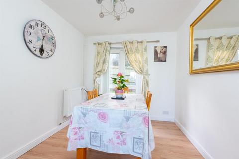 7 Exeter Close, Basingstoke, RG22 4PJ
