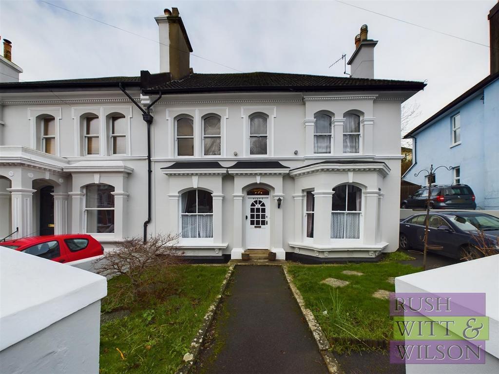 St. Helens Park Road, Hastings 2 bed flat for sale £270,000