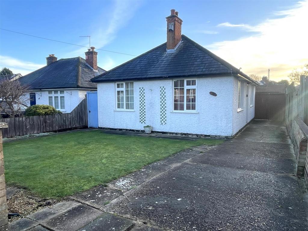 Old Hale Way, Hitchin 2 bed detached bungalow for sale £475,000