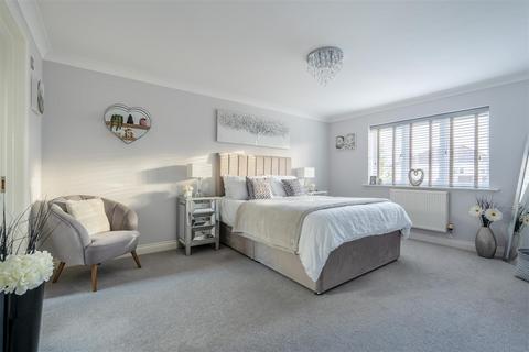 3 Badgers Holt, Bristol, BS14 9HL