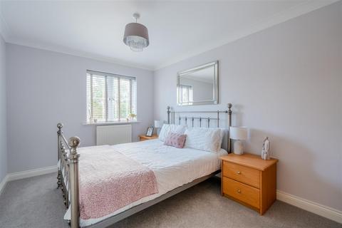 3 Badgers Holt, Bristol, BS14 9HL