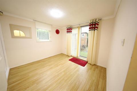 2 bedroom semi-detached house for sale, Parthian Road, Hull