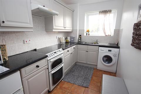 2 bedroom flat for sale, Selmeston Court, Seaford