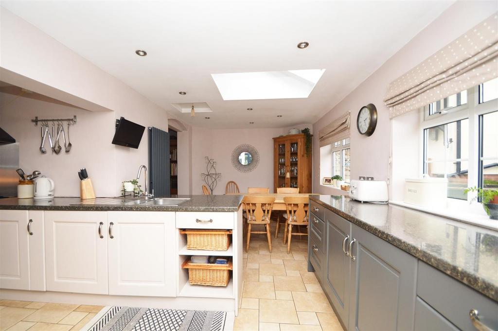 Bowbrook, Shrewsbury 4 bed detached house for sale £665,000