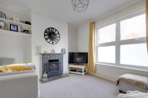 51 Cobden Road, Worthing, BN11 4BD