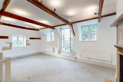 2 bedroom flat to rent, St. Peters Street, Stamford
