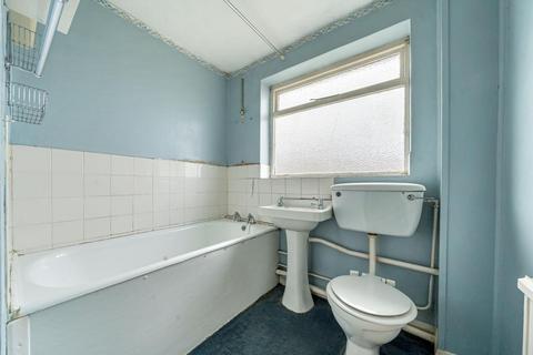 76 Colwell Drive, Witney, OX28 5NQ