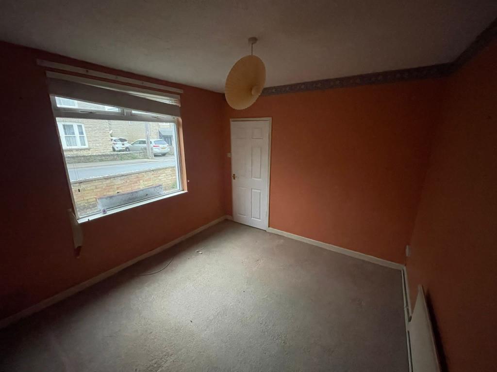Crawley Road, Witney, OX28 2 bed detached bungalow for sale £275,000