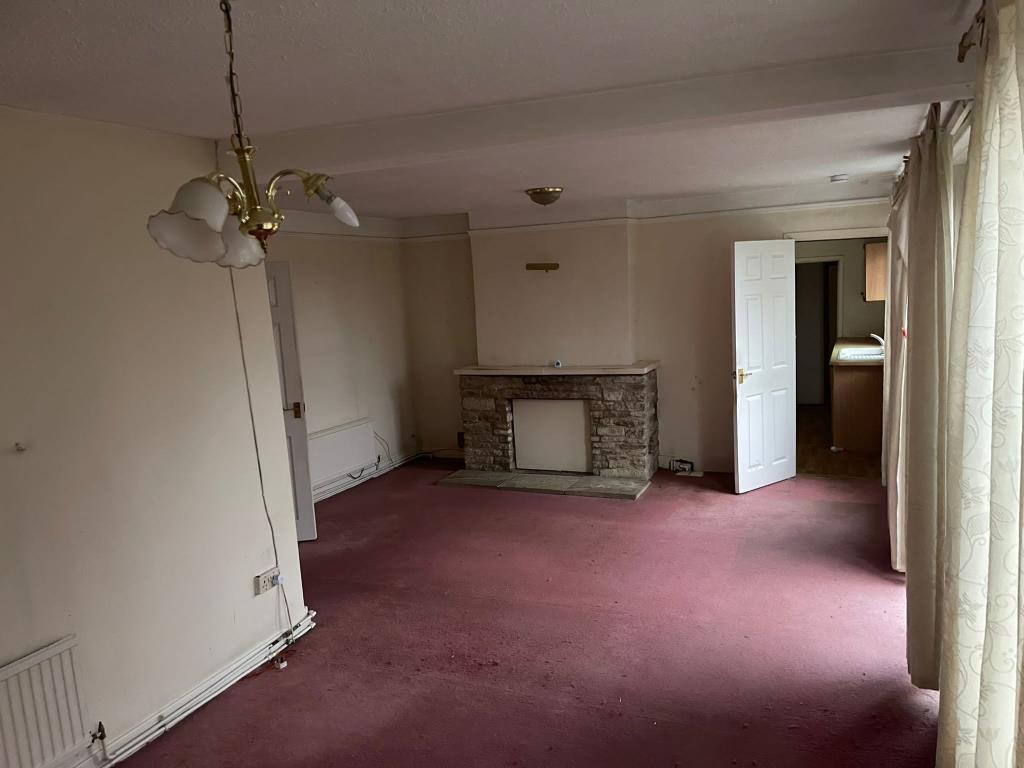 Crawley Road, Witney, OX28 2 bed detached bungalow for sale £275,000