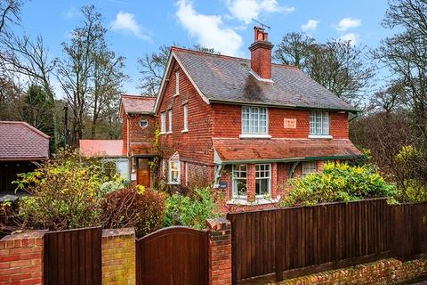 3 bedroom semi-detached house for sale, Godstone Road, Oxted RH8