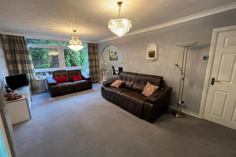 19, Amethyst Court Chelmscote Road, Solihull, B92 8BY