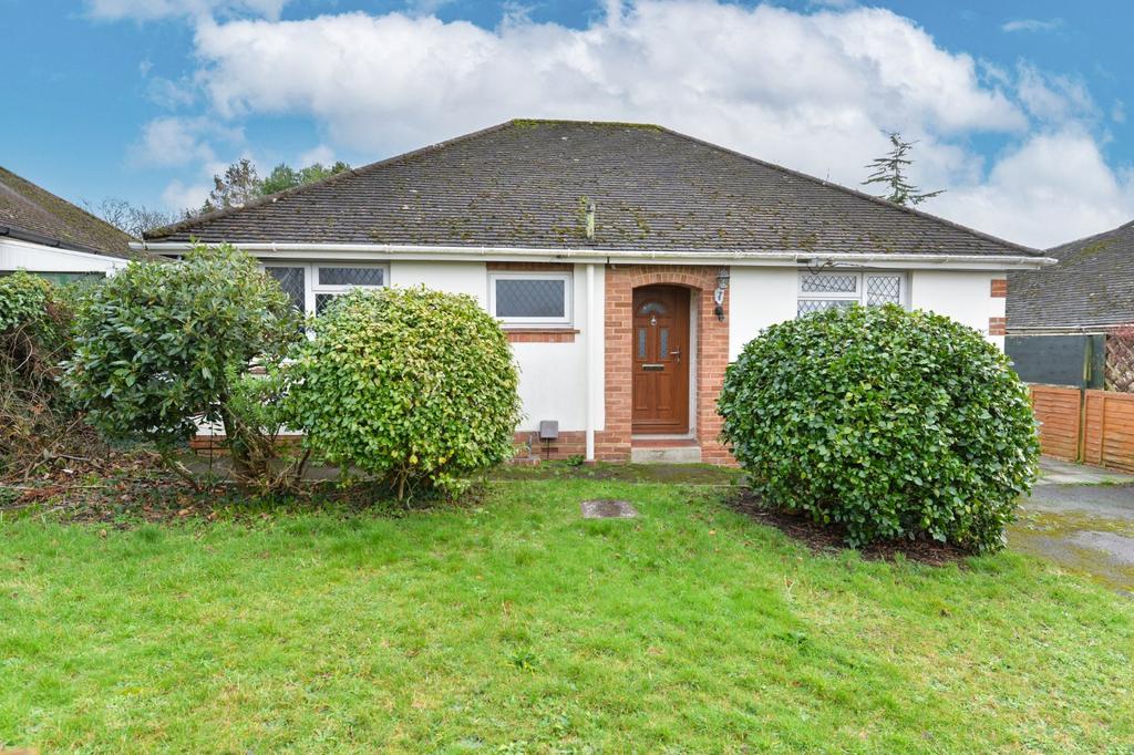 Marston Road, New Milton, Hampshire, BH25 3 bed bungalow for sale £489,950